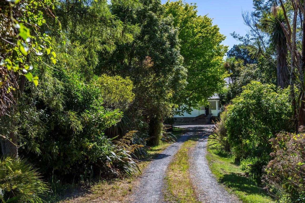 The Forest House Pirinoa Exterior photo